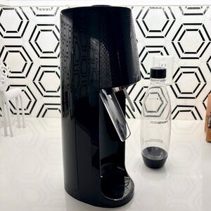 SodaStream Black Sparkling Water Maker